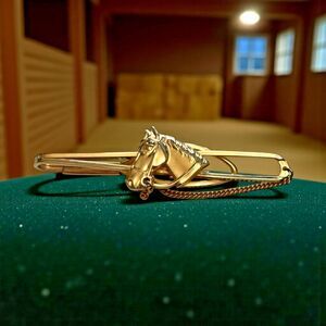 Stratton Horse Head Tie Clip w/ Chain Goldtone 2.5 Inch Made in England